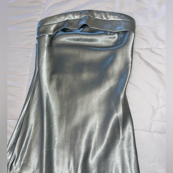 Elegant Silver Strapless Dress - Picture 2 of 7